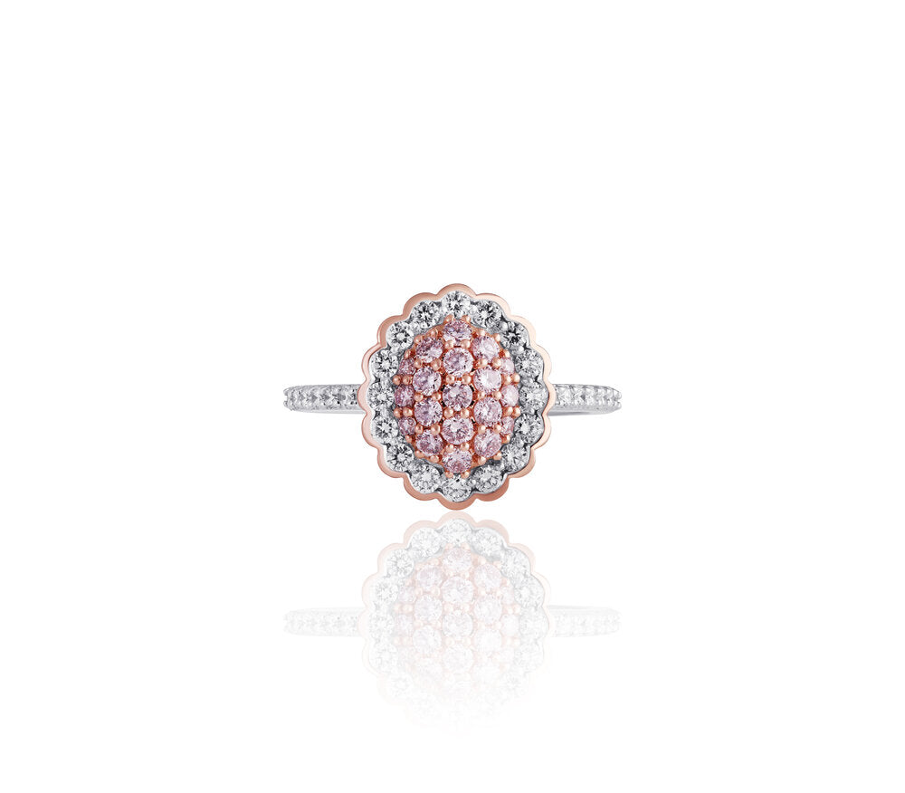 Scallop Oval Frame Diamond Ring